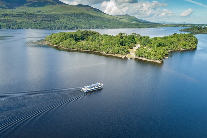 1 hour Lake Cruise on Killarney's Largest Lake - Comfort on Water: Enclosed Boat, Easy Entry, and a Relaxed Pace