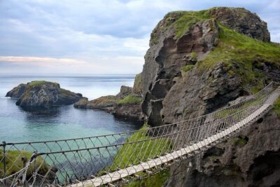 2-Day Northern Ireland Rail Tour: Belfast, Antrim Coast, and Giant’s Causeway