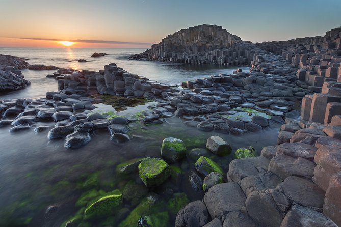 2-Day Northern Ireland Rail Tour: Belfast, Antrim Coast, and Giant's Causeway - Guides and group size: why small groups matter on a two-day sprint