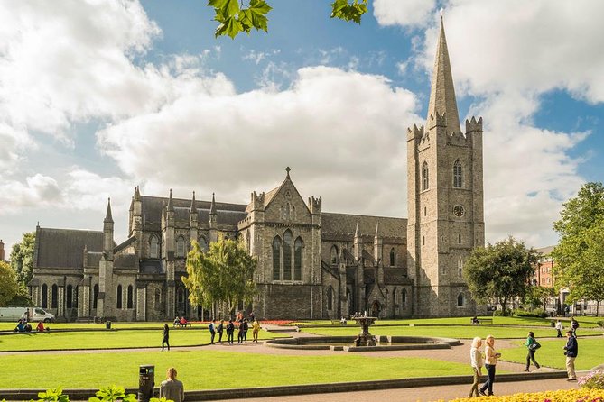 90 Minute Dublin Walking tour and Sightseeing tips - An Post General Post Office: rebel battle stories and the roof you might walk under