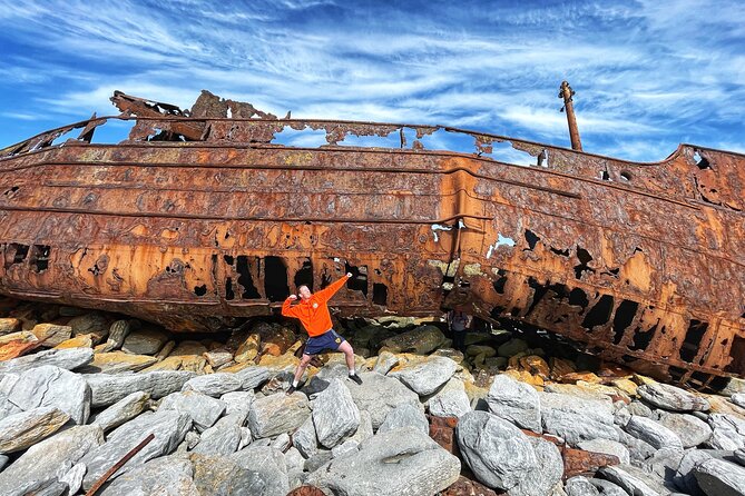 Aran Islands Bike Tour with Tea and Scones from Galway - Inisheer bike tour: 2 hours of castles, ruins, shipwrecks, and sunken churches