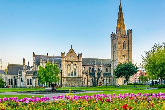 Arrival Transfer: Dublin Airport DUB to Dublin in Business Car - Key things to know before you land