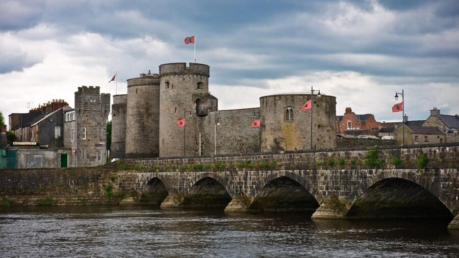 Best of Limerick: Private Walking Tour with a Local - How the guide keeps the tour relaxed and flexible