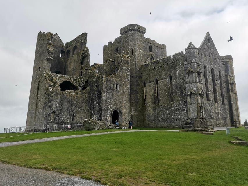 Blarney Castle: Private Guided Day Tour from Dublin - Rock of Cashel: the 5th-century hilltop stop