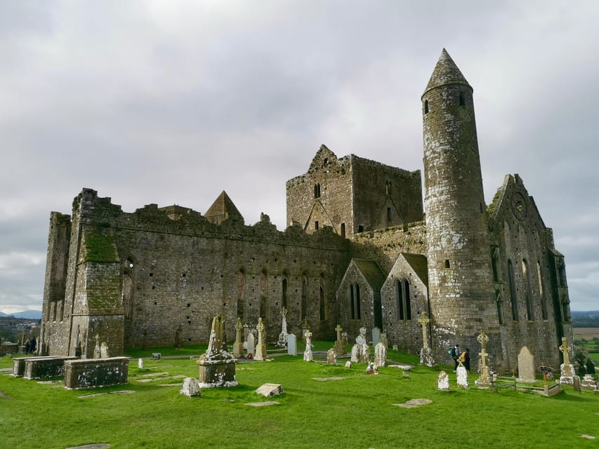 Blarney Castle: Private Guided Day Tour from Dublin - Mercedes V-Class comfort from Dublin
