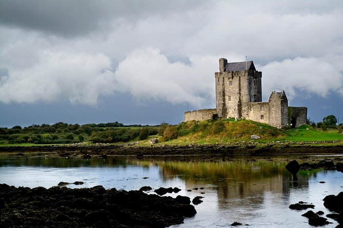 Cliffs of Moher, Burren and Wild Atlantic Way day tour from Galway city - The photo-perfect stop at Dunguaire Castle