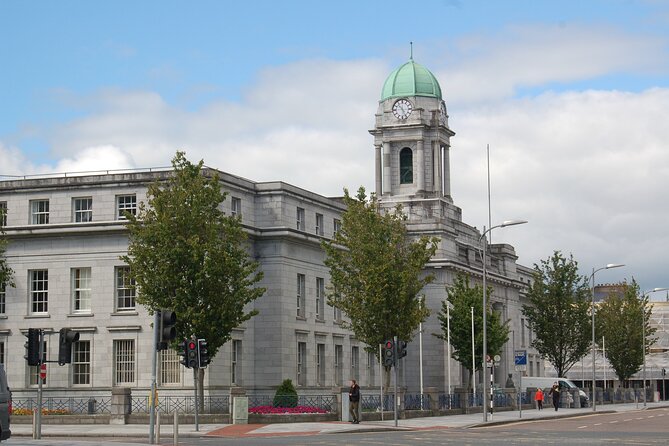 Cork City Ramble - South Mall and memorials: where commerce meets remembrance