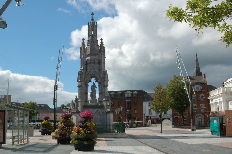 Cork: Guided Historical Walking Tour - South Mall Boathouse Entrances and the Easy Finish at English Market