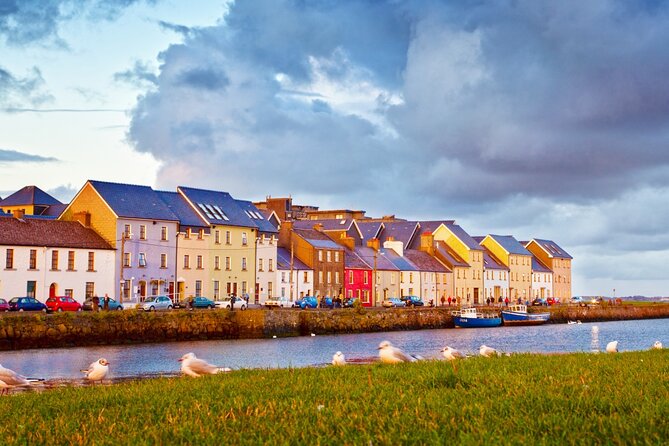 Day trip to Cliffs of Moher & Bunratty Castle and Ennis - How this 12-hour Cliffs of Moher and Galway day trip really flows