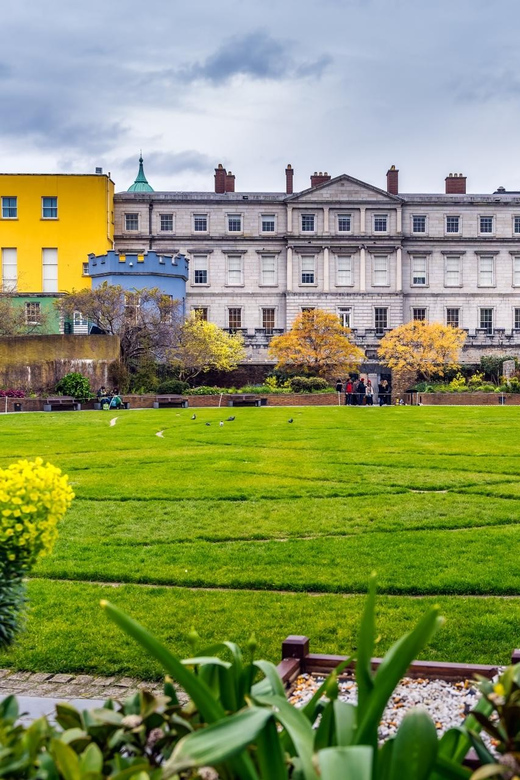Dublin: Book of Kells, Dublin Castle and Christ Church Tour - St. Andrew’s Church and Molly Malone: the small stops with real character