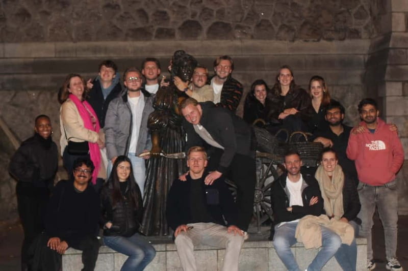 Dublin: City Pub Crawl Experience - Dancing at D Two: how the night ends strong