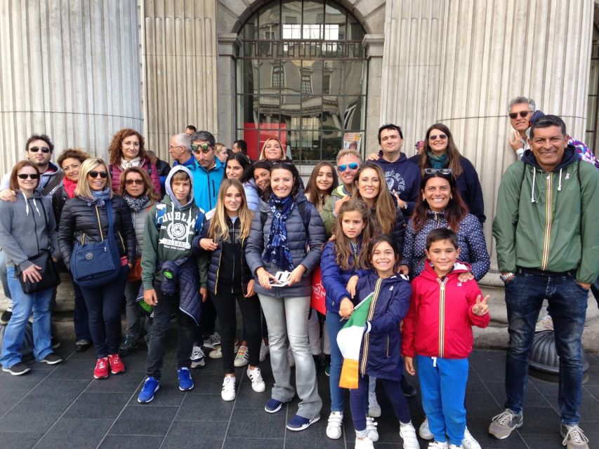 Dublin Highlights: 2.45-Hour Walking Tour in Italian - Dublin Castle: Where Power Shows in Stone and Shapes Modern Ireland