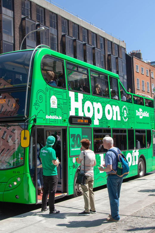Dublin: Hop-on Hop-off Tour with Live German Commentary - Hop-On Hop-Off That Actually Works in a Busy City