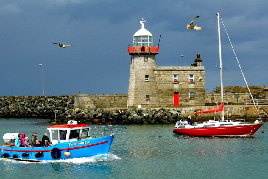 Dublin: Howth Coastal Hiking Tour - Baily Lighthouse area: tying the view to the coast