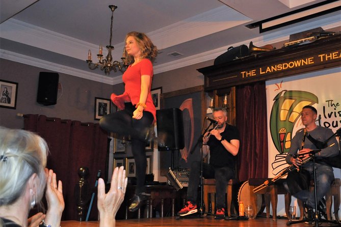 Dublin Irish House Party Live Show, Dinner Option Available - The show’s flow: songs, stories, and the crowd factor