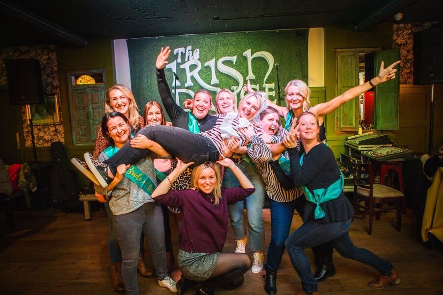 Dublin: Irish Music and Dance Show with Dance Lesson - The show: award-winning performers, live music, and feet you can’t ignore