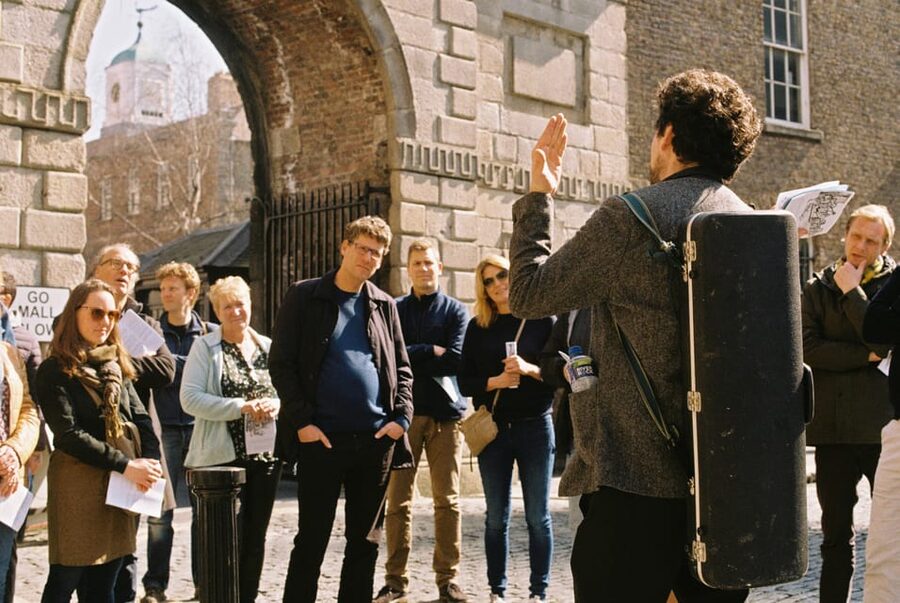 Dublin: Irish Music Walking Tour with Live Performance - Key highlights at a glance