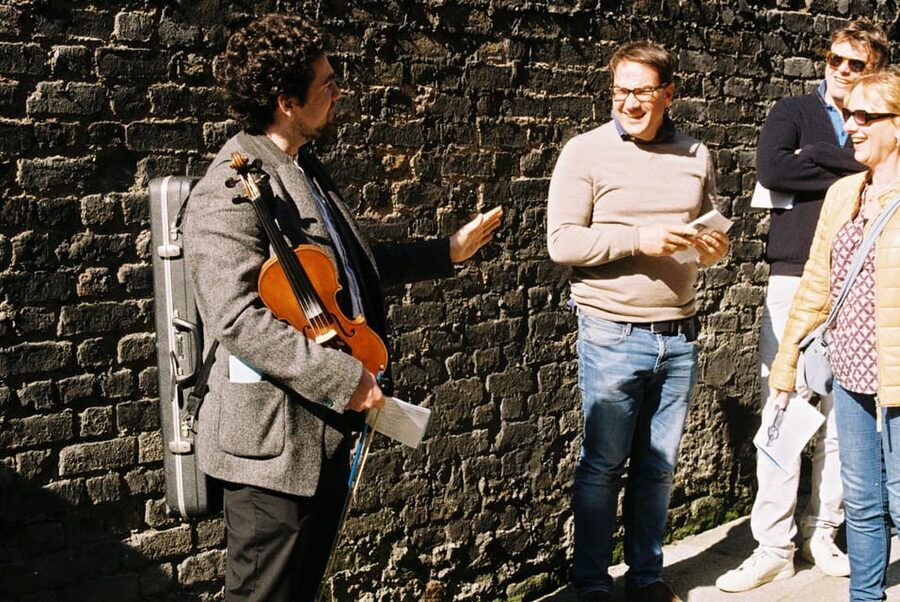Dublin: Irish Music Walking Tour with Live Performance - The 2-hour walking rhythm: stops, pacing, and a halfway cafe break