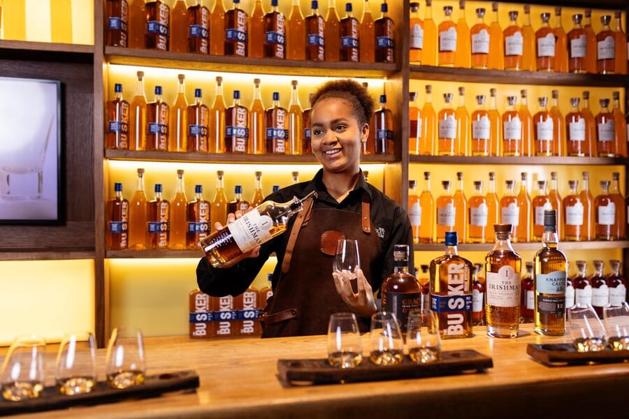 Dublin: Irish Whiskey Museum Tour and Whiskey Tasting - Why the guide matters: laughs plus facts from Daniel, Linda, and others
