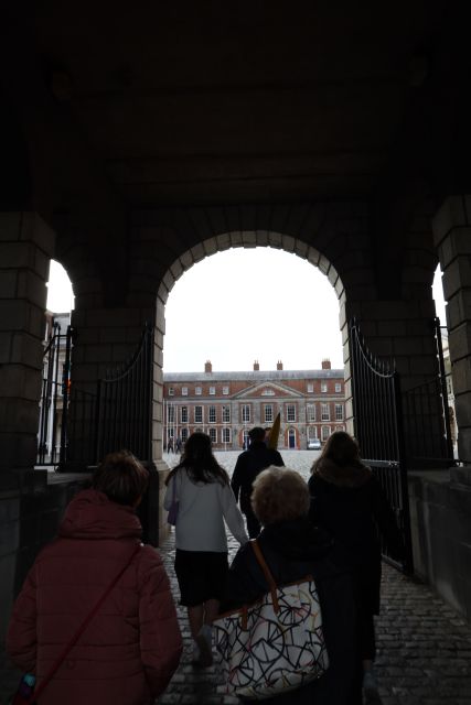 Dublin: Macabre History Walking Tour - The 2-hour walk: how the story unfolds from Cuchulainn to the cathedral