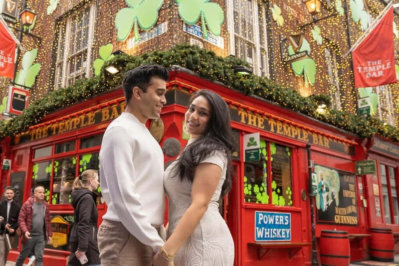 Dublin: Personal Photographer - Travel Photography Experience - Temple Bar: color, texture, and the shot that screams Dublin