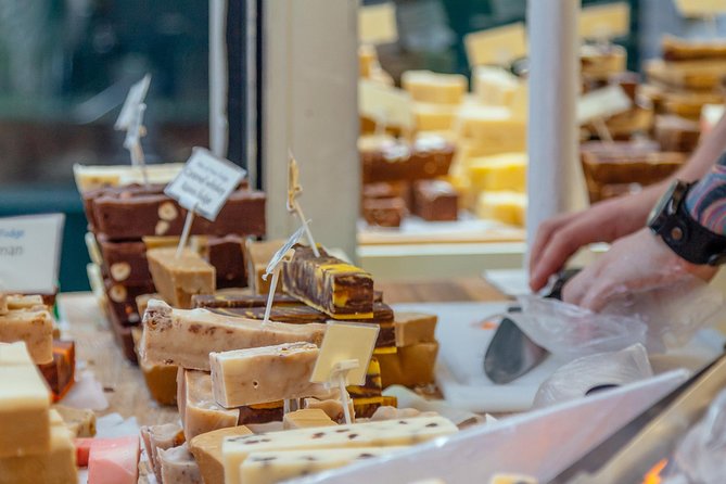 Dublin Private Walking Food Tour With Locals with 10 Tastings - The first big block: 10 hand-picked tastings, cider, and fudge