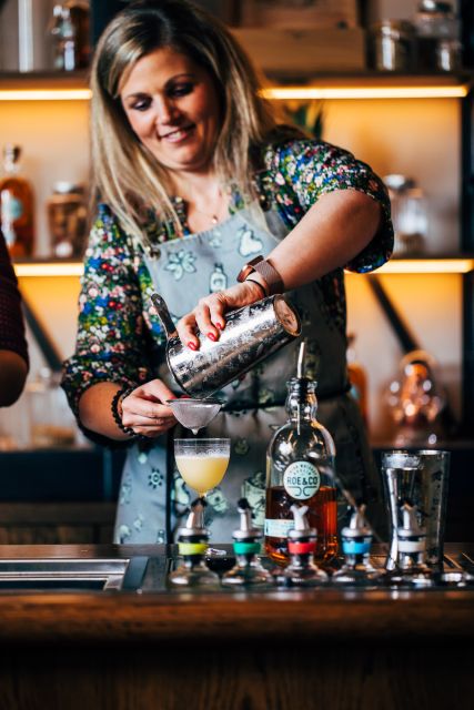 Dublin: Roe and Co Distillery Cocktail Workshop Experience - The one-hour flow: tour, workshop, then a signature pour