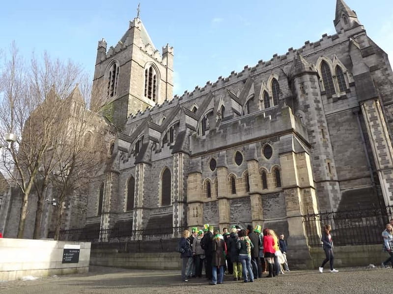 Dublin: Sightseeing Walking Tour in German - Small-Group + German Guide: What That Means in Practice