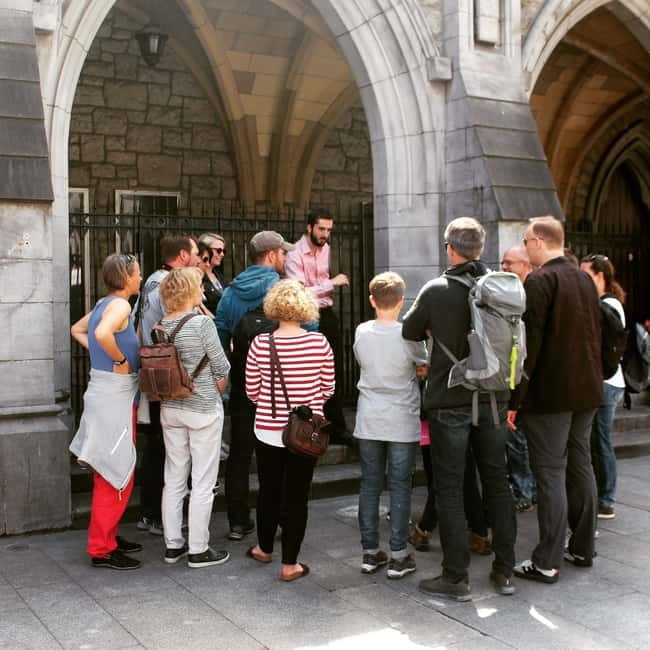 Dublin: Sightseeing Walking Tour in German - Meeting House Square (Temple Bar Area) and the Millennium Bridge Moment