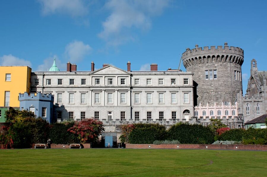 Dublin: St Patrick's, Book of Kells, and Dublin Castle Tour - Dublin Castle, the gardens, and why exteriors still tell a story