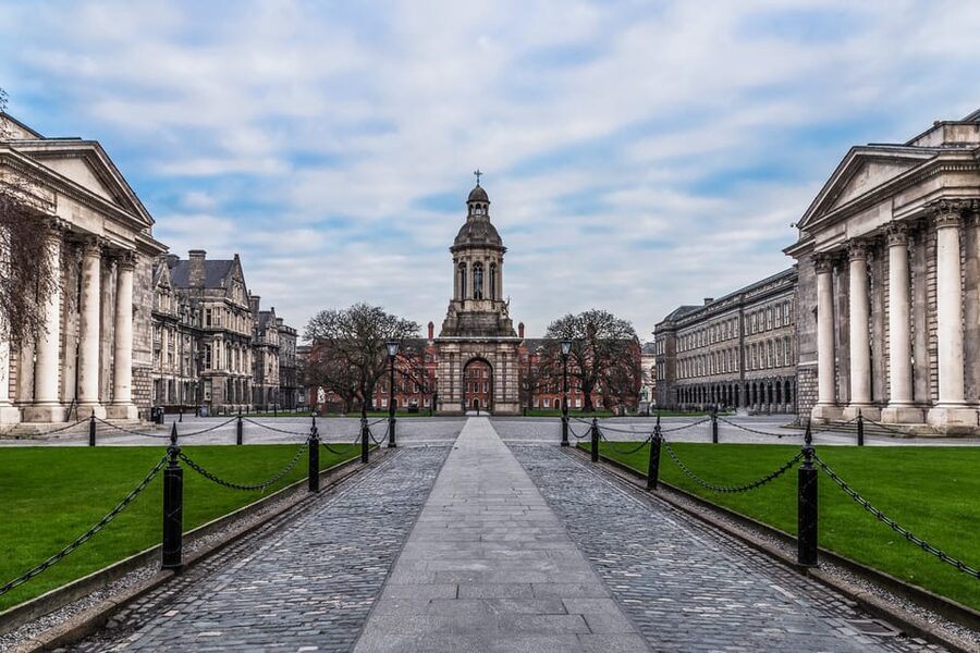 Dublin: St Patrick's, Book of Kells, and Dublin Castle Tour - Molly Malone statue: quick, classic, and useful as a walking waypoint