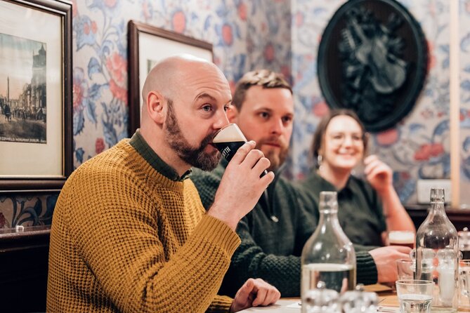 Dublin Storytelling Pub Tour - 3 stops, drinks & local snacks - Who this tour fits best