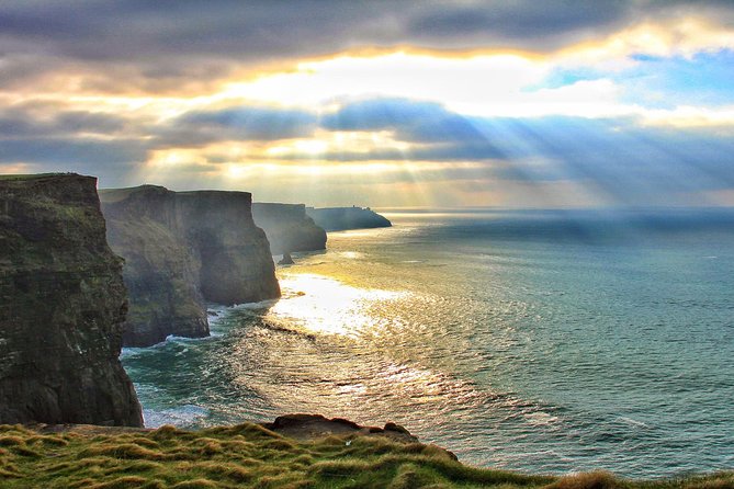 Dublin to Cliffs of Moher, including Wild Atlantic Way and Galway - Food, breaks, and onboard comfort on a 13-hour day