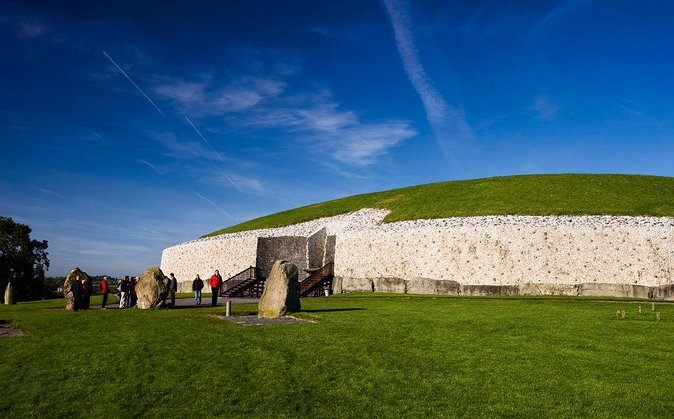 Dublin to Newgrange, Monasterboice Small Group Guided Tours - Molly Malone to the Boyne Valley, where the guide sets the scene