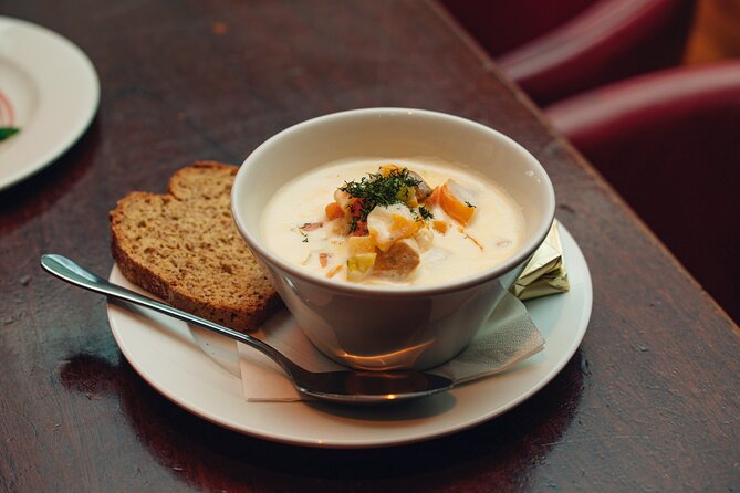 Dublin Traditional Irish 3 Course Meal Walking Tour with Local - Irish coffee workshop: the skill-based finale