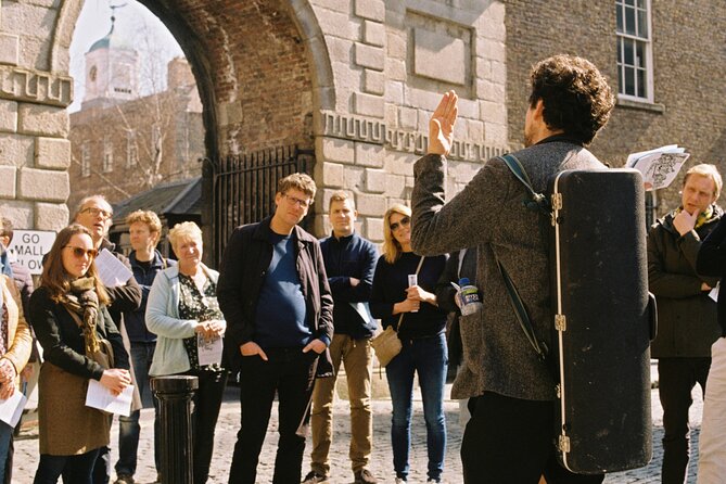 Dublin Traditional Irish Music Walking Tour with Live Performance - Grattan Bridge and the River Liffey: Quick Views, Good Photo Angles
