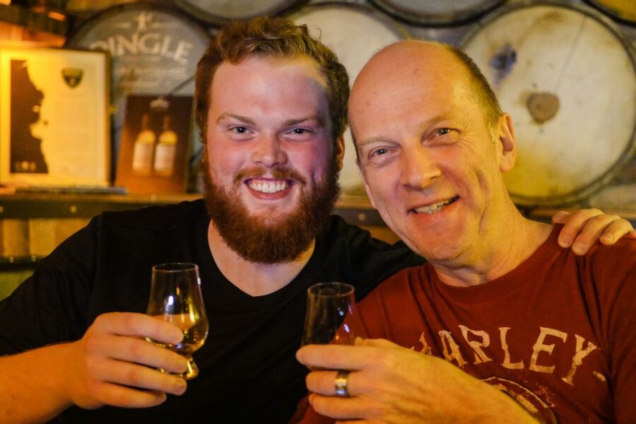 Dublin: Whiskey Tasting Tour - The 10-minute walk: short legs, big payoff in the Temple Bar area