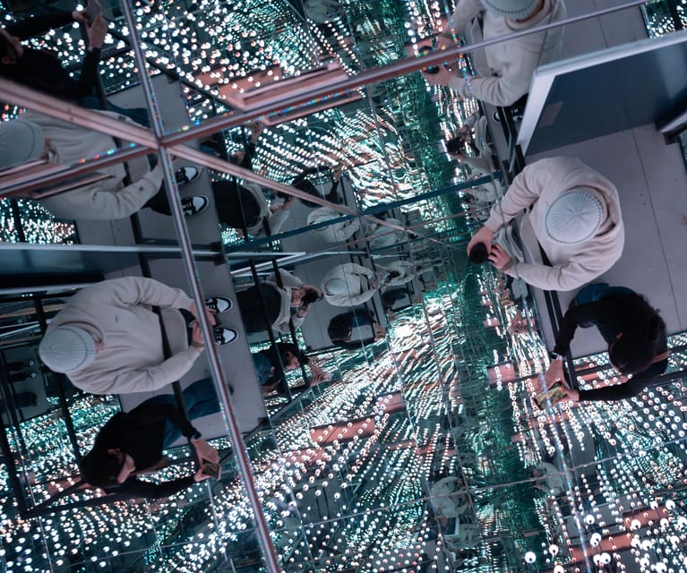 Dublin: World of Illusion Entry Ticket - The Gravity-Defying Room and Infinity Mirrors: Two Favorites for a Reason