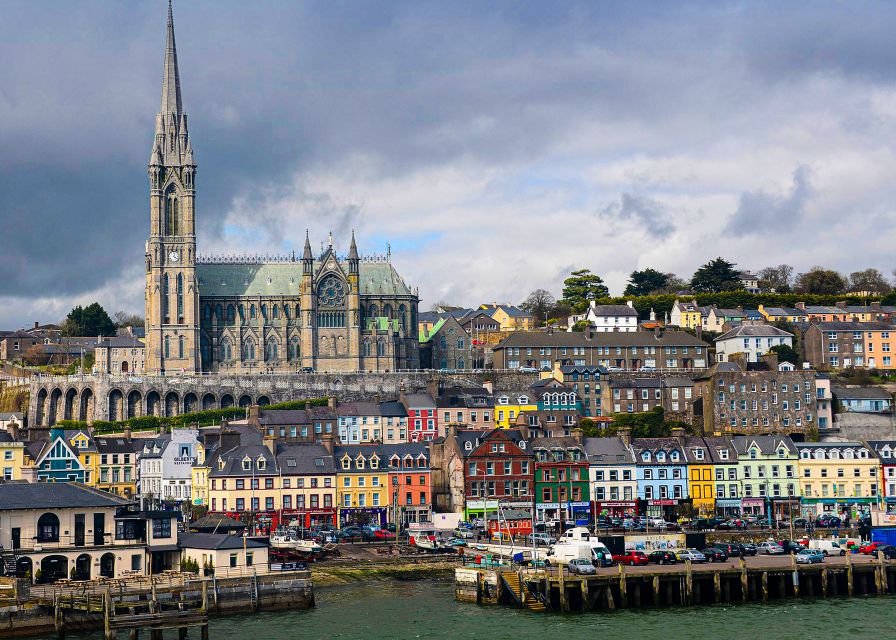From Cork: County Cork Highlights Tour with Entrance Tickets - Kinsale, seafood and painted streets with time to wander