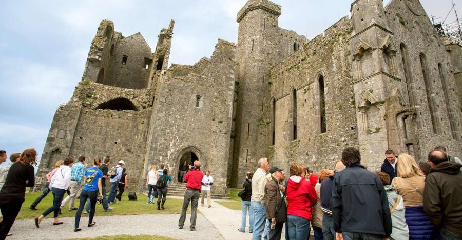 From Dublin: Blarney, Rock of Cashel and Cahir Castles Tour - A Fast, Famous Medieval Day Trip From Dublin