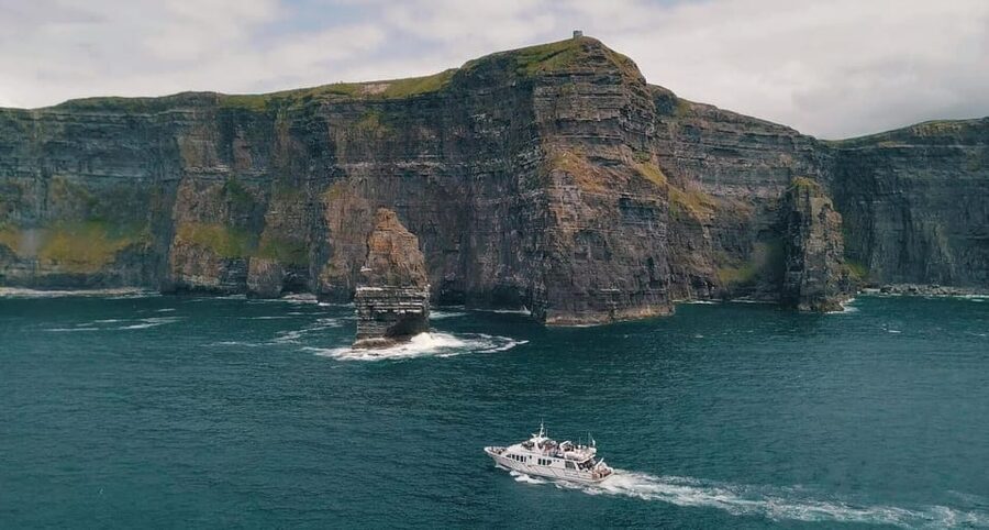 From Dublin: Galway + Cliffs of Moher Boat Cruise in Spanish - Key things to know before you go
