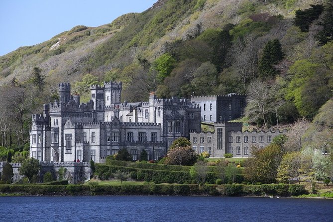 From Galway: Guided tour of Connemara with 3 hour stop in Kylemore Abbey - Clifden and Sky Road: where the bus route turns into real wow