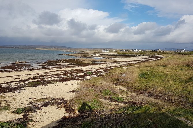 From Galway: Guided tour of Connemara with 3 hour stop in Kylemore Abbey - Your big decision: 3 hours in Connemara National Park or 3 hours at Kylemore