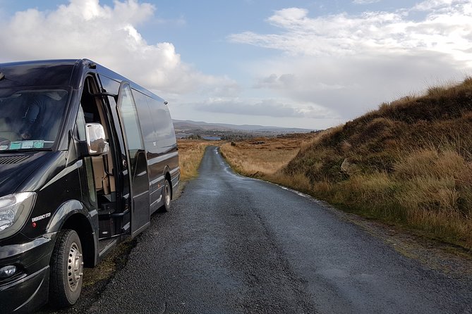 From Galway: Guided tour of Connemara with 3 hour stop in Kylemore Abbey - Inagh Valley, Recess, and those extra quick stops that give you closure