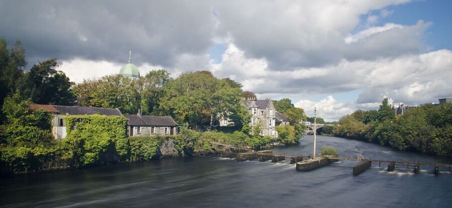 Galway City: Guided 1.5-Hour Walking Tour - Arts and Festivals You Can Plan Around: Galway International Arts Festival and Film Festival