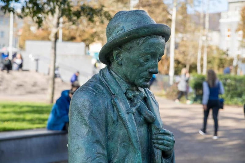 Galway City Walk: Rougues, Rebels and Rakes - Lynch Castle, the 14 Tribes, and Everyday Medieval Life