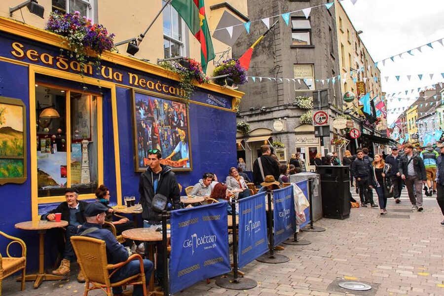 Galway: Welcome to Galway Walking Tour - What to Bring, What Not to Do, and How to Dress