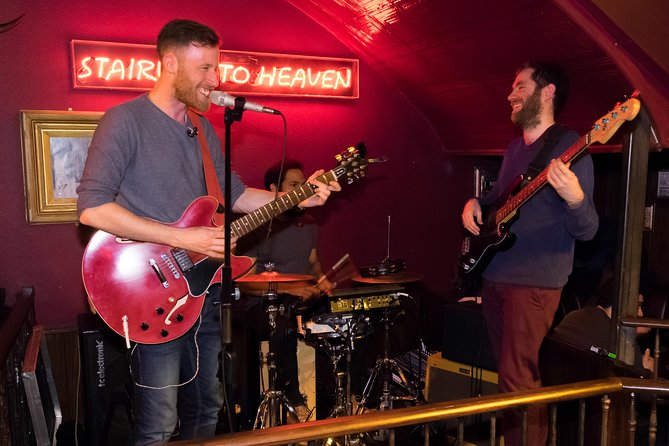 Generation Pub Crawl Dublin - The 5-hour route: Temple Bar, live music moments, and ending at Copper Face Jacks