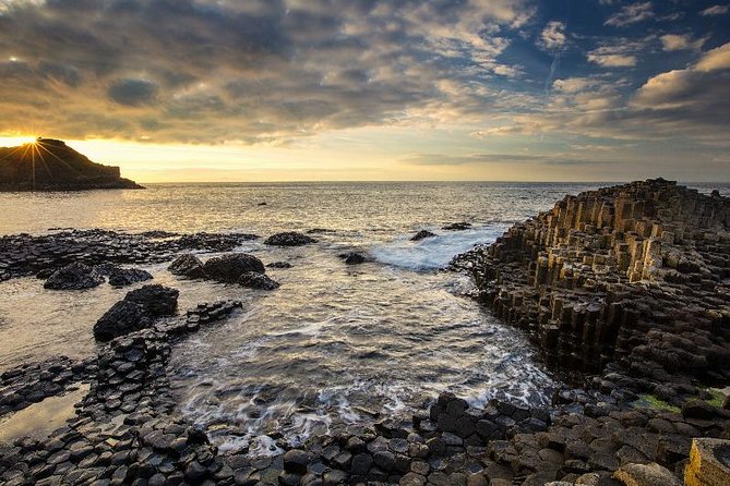 Giant Causeway, Dark Hedges & Whiskey Distillery tour from Dublin - Giant’s Causeway: 2 hours to see the hexagons and walk the myth