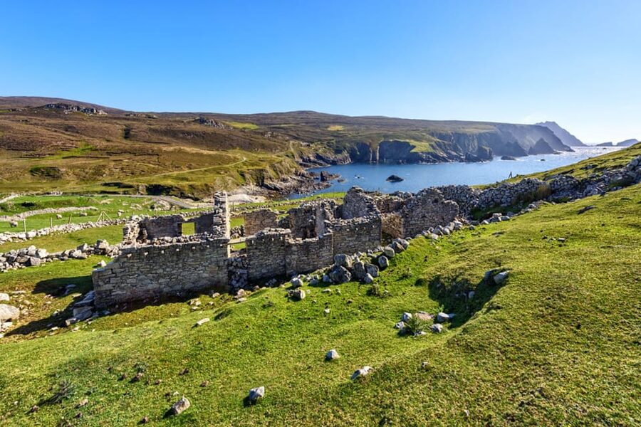 Gweedore: Guided eBike Tour - Bunbeg Harbour start, coastal energy, and the Bad Eddie shipwreck story
